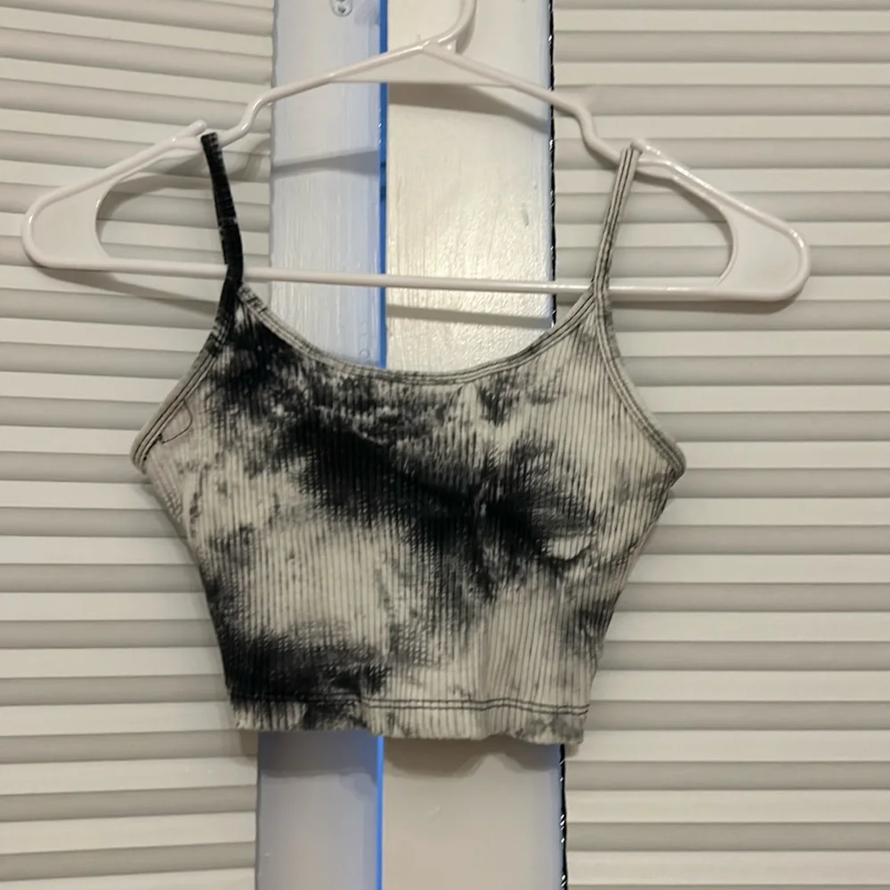 Crop Top - Picture 1 of 1